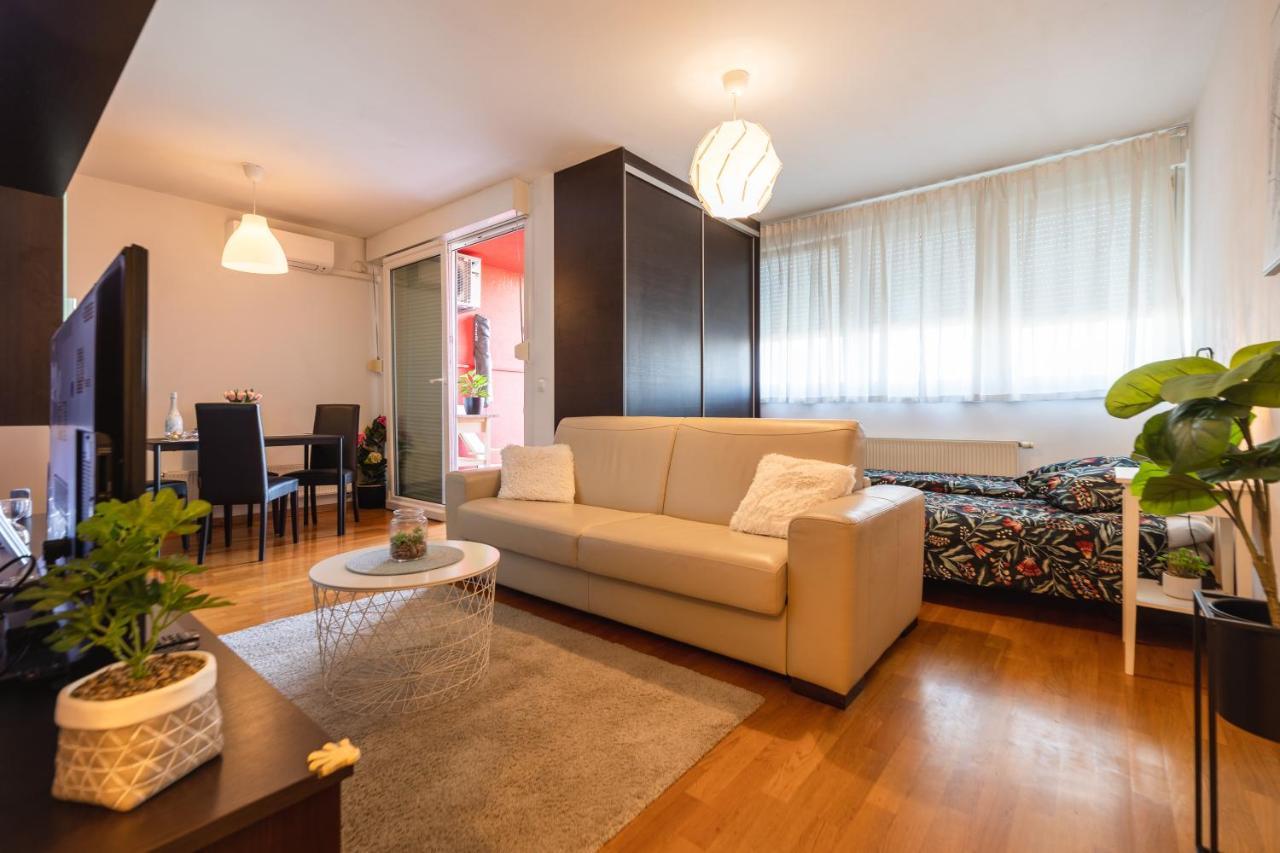 Flexible Selfcheckins 29 - Zagreb - Garage - Loggia - New - Apartments Repinc Buitenkant foto
