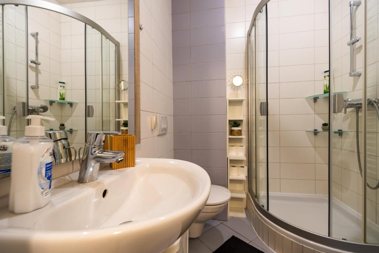 Flexible Selfcheckins 29 - Zagreb - Garage - Loggia - New - Apartments Repinc Buitenkant foto