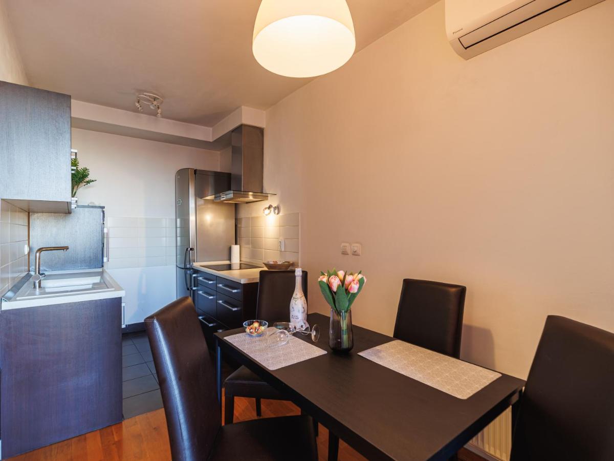 Flexible Selfcheckins 29 - Zagreb - Garage - Loggia - New - Apartments Repinc Buitenkant foto