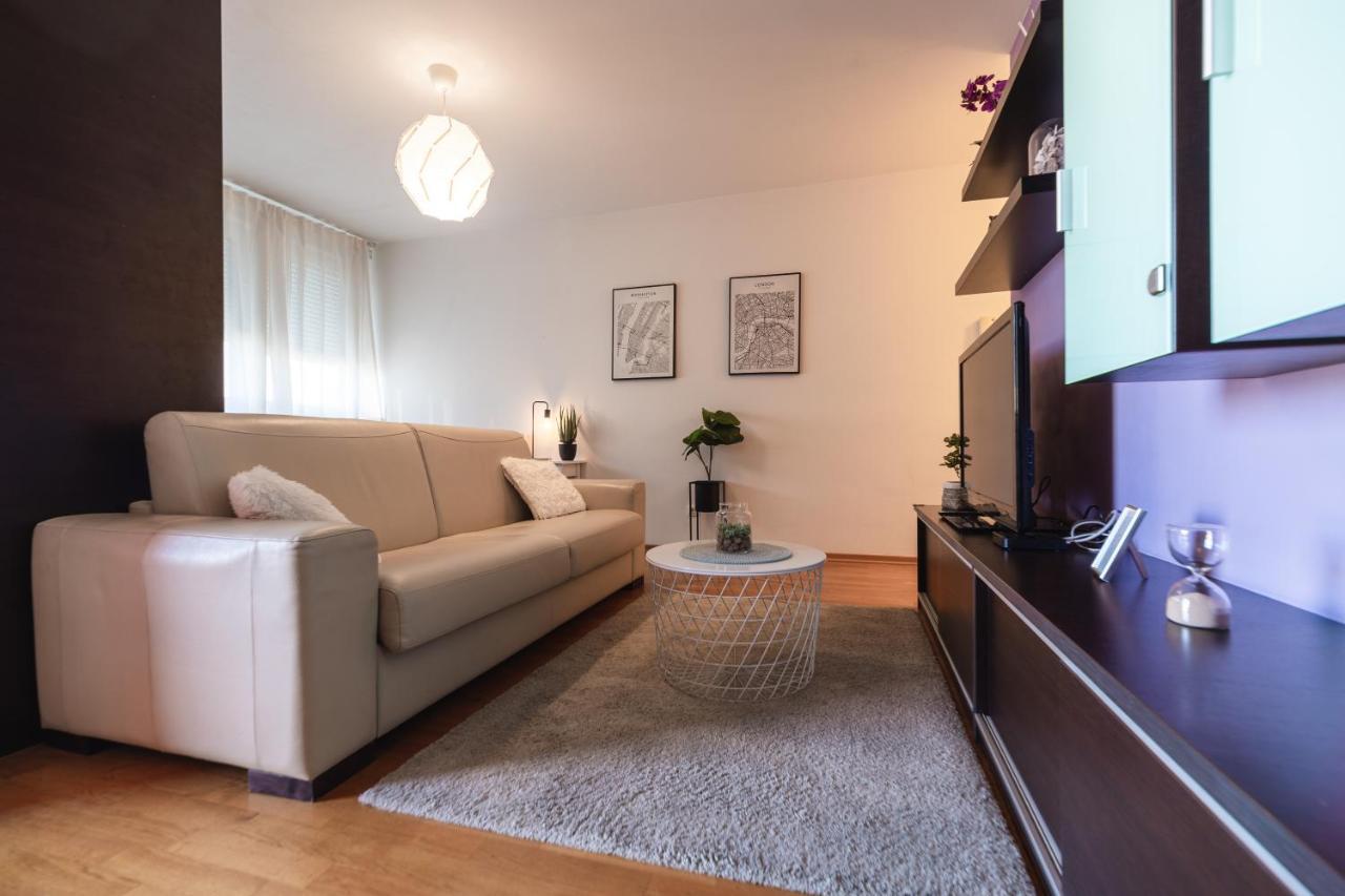 Flexible Selfcheckins 29 - Zagreb - Garage - Loggia - New - Apartments Repinc Buitenkant foto